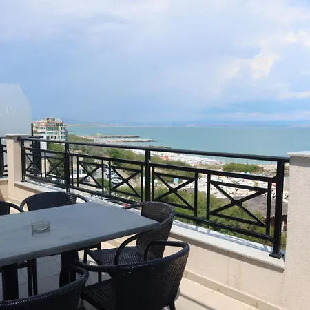Golden Sea View Penthouse Apartman