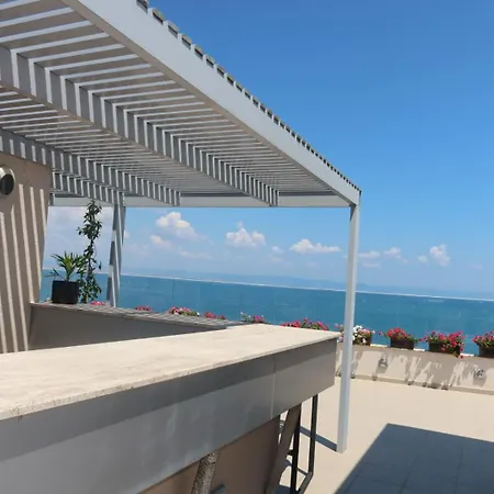 Golden Sea View Penthouse Поморіє