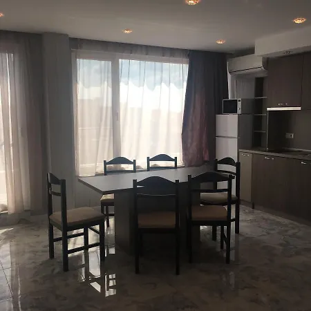 Golden Sea View Penthouse Поморіє