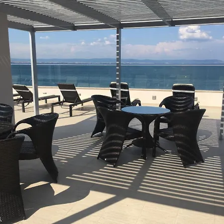 Golden Sea View Penthouse Apartman